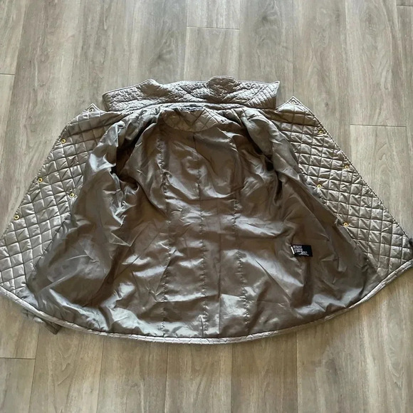 Via Spiga Gray Puffer Jacket Gold Buttons Women’s Large NWOT - Picture 9 of 12